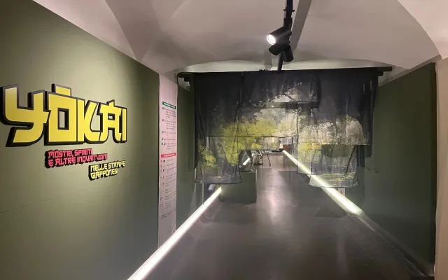 la mostra Yōkai negli spazi del Museo degli Innocenti