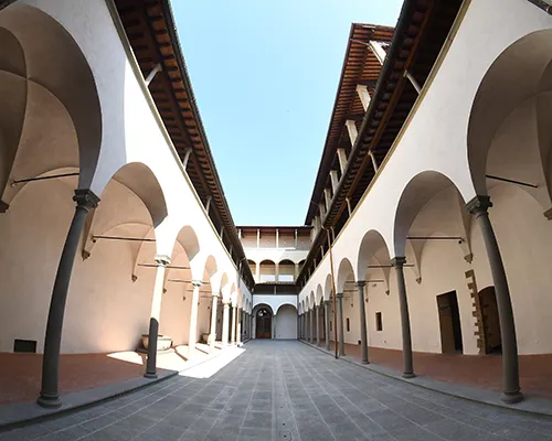 il Cortile delle Donne dell'Istituto degli Innocenti