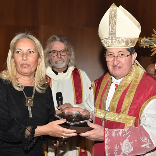 la presidente dell'Istituto degli Innocenti Maria Grazia Giuffrida e l'Arcivescovo di Firenze Giuseppe Betori alla celebrazione della Santa Messa che si è svolta il 28 dicembre 2019 nel Salone Brunelleschi dell'Istituto